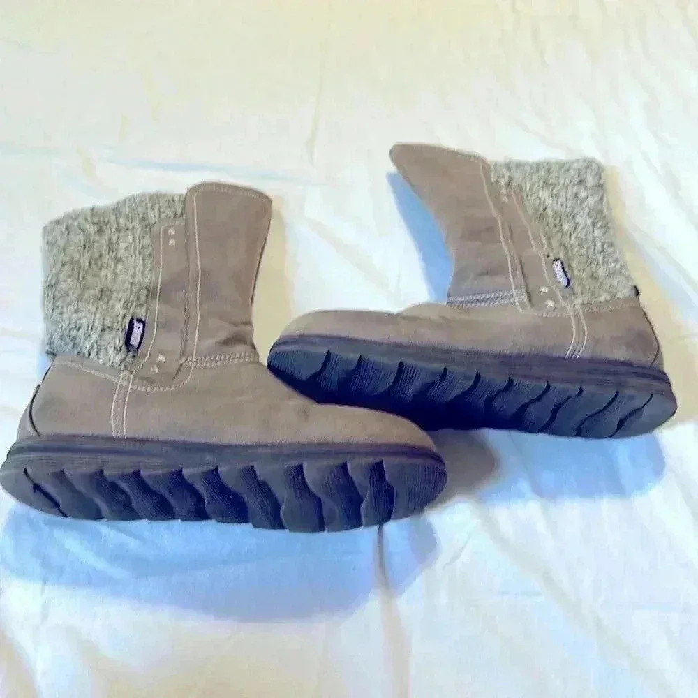 Muk Luks boots sweater/ light brown zip up Mid Calf size 7